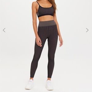 The upside seamless ribbed legging and bra set S